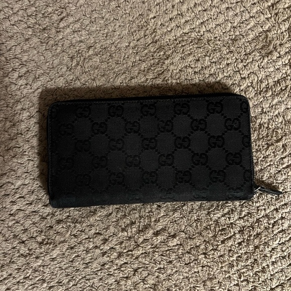 Gucci Black Zip Around Wallet! - Picture 8 of 11